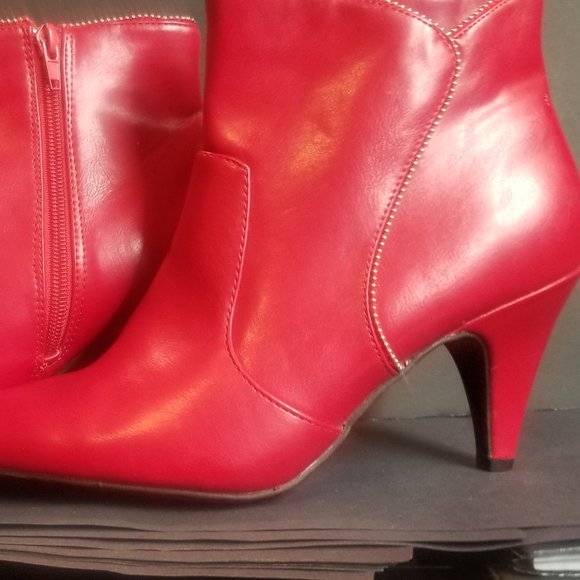 METAPHOR RED BOOTIES SIZE 9 NEW NEVER WORN !!!   NEW LOWER PRICE!!!! - Picture 5 of 9